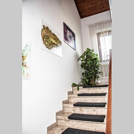 Apartment Pouringraz Fuer Kunst- Und Tennisliebhaber 外观 照片